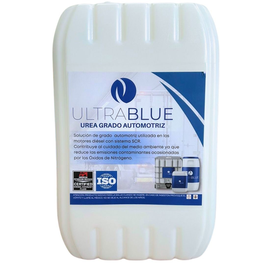 Urea automotriz UltraBlue fabricada con agua desmineralizada